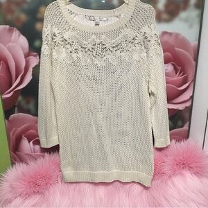 Elegant White Sweater with Lace Detail L
